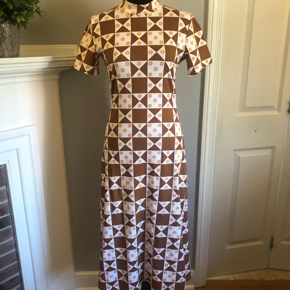 Lisa Says Gah Debbie dress